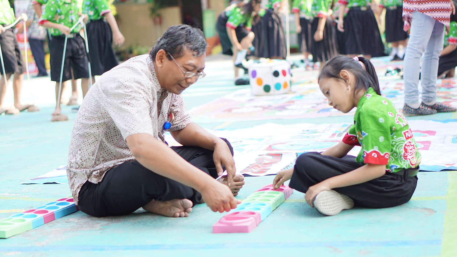 PANCA KARSA KIM Anyelir Kenalkan Permainan  Tradisional  